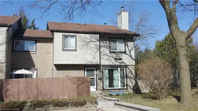 424 Scottsdale Drive 11, Guelph, On N1g 2z8