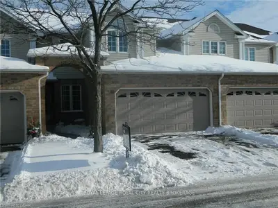 1550 Gordon Street 10, Guelph, On N1l 1c7