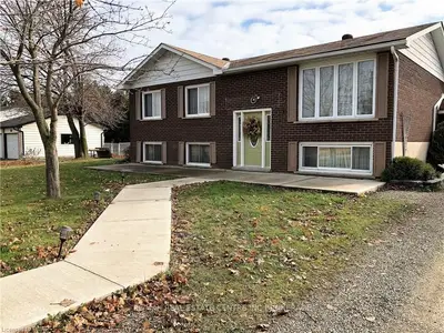 820 Wellington 18 Road, Centre Wellington, On N1m 3a9