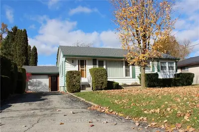 235 Forfar Street E, Centre Wellington, On N1m 1b4