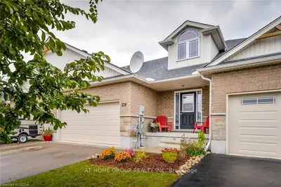 29 Spencer Drive, Centre Wellington, On N0b 1s0