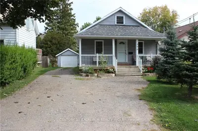 590 St David Street N, Centre Wellington, On N1m 2k4
