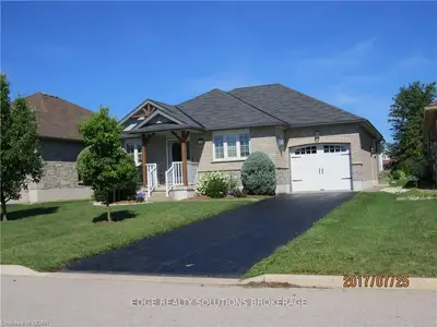 35 Elkin Court, Centre Wellington, On N1m 0a6