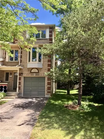 302 College Avenue W 100, Guelph, On N1g 4t6