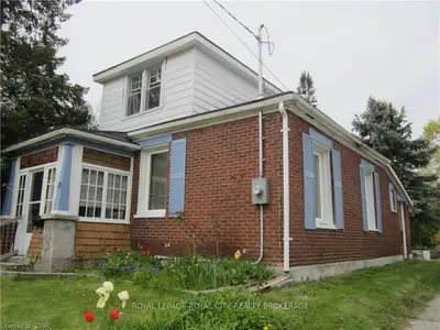 15 Foster Avenue, Guelph, On N1h 3b2