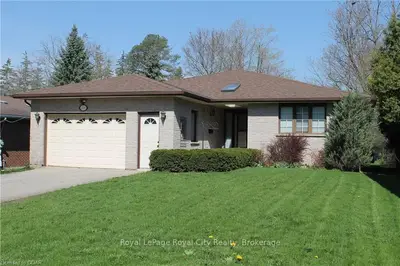 225 Prince's Street, Centre Wellington, On N1m 1x8