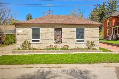 137 St Patrick Street E, Centre Wellington, On N1m 1m3