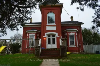 108 Queen Street W, Wellington North, On N0g 2l0