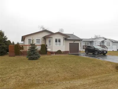 102 Sixth Avenue, Wellington North, On N0g 2k0