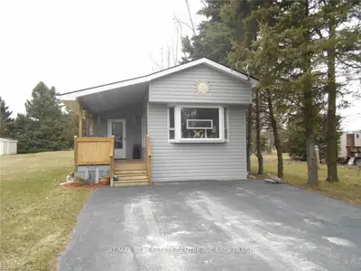 40 Fifth Avenue, Wellington North, On N0g 2k0