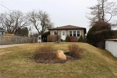 38 Wellington Rd 7, Centre Wellington, On, N0b 1s0
