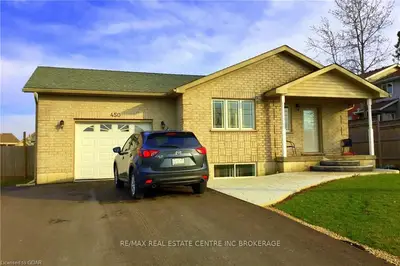 450 King Street E, Wellington North, On N0g 2l0