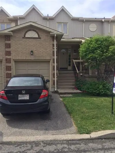 302 College Avenue W 103, Guelph, On N1g 4t6