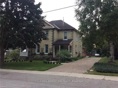 227 Fergus Street N, Wellington North, On N0g 2l2