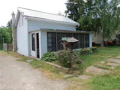 16 North Broadway Street, Centre Wellington, On N0b 1j0