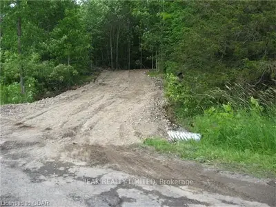 33 Pacific Road, Front Of Leeds & Seeleys Bay, On K0e 1l0