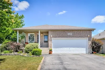 774 St David Street S, Centre Wellington, On N1m 3r4