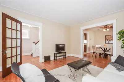 162 Neeve Street, Guelph, On N1e 5s4