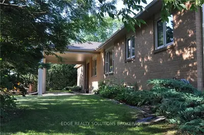 8851 Concession 7, Wellington North, On, N0g 1a0