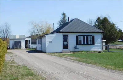 440 Wellington Street E, Wellington North, On N0g 2l2