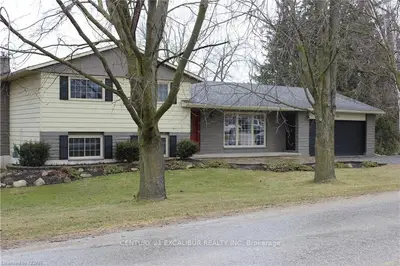 20 Woolwich Street E, Centre Wellington, On N0b 1s0