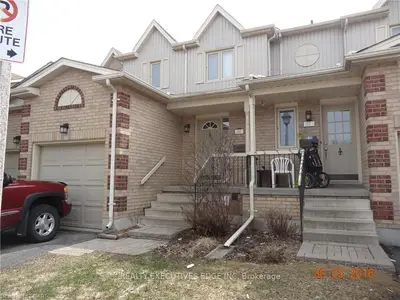 302 College Avenue W 56, Guelph, On N1g 4t6