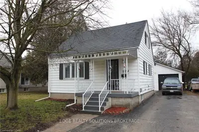 273 Edinburgh Road, Centre Wellington, On N1m 1a2