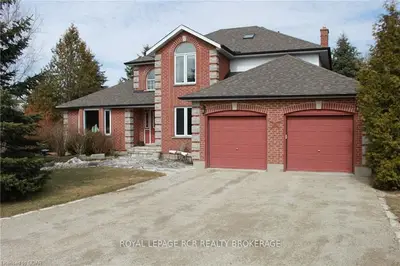 40 Amalia Crescent, Centre Wellington, On N0b 1j0