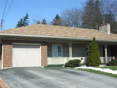 550 Woodside Street, Centre Wellington, On N1m 2m3