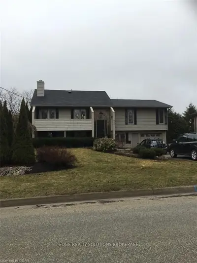 526 St George Street, Centre Wellington, On N1m 1l2
