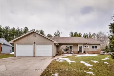 303 South River Road, Centre Wellington, On N0b 1s0