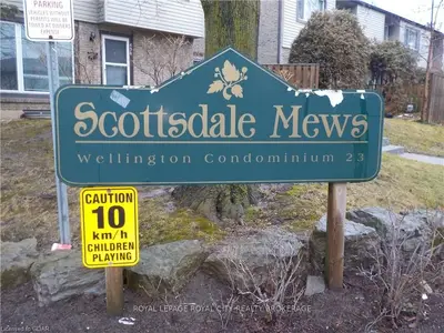 382 Scottsdale Drive, Guelph, On N1g 2z8