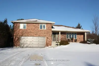 10 Atchison Lane, Centre Wellington, On N1m 3k1