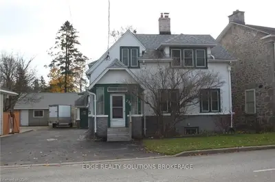 230 Union Street W, Centre Wellington, On N1m 1v4