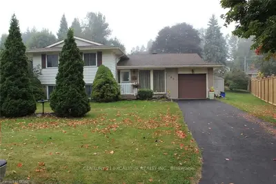 569 Mcallister Street, Centre Wellington, On N1m 2g8