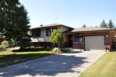 22 Gourlay Road, Centre Wellington, On N0b 1s0
