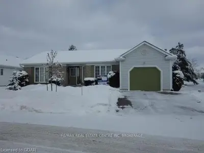 64 Meadow Lane, Centre Wellington, On, N0b 1j0