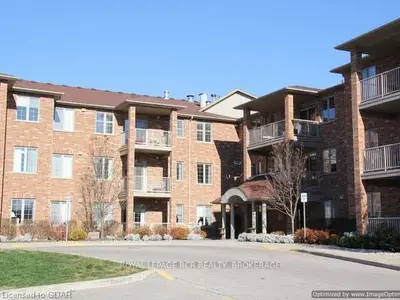 #301 20 Station Square, Centre Wellington, On, N0b 1s0