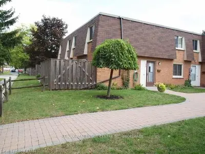 #20 120 Country Club Dr, Guelph, On, N1e 3k7