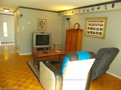 #7 120 Country Club Dr, Guelph, On, N1e 3k7