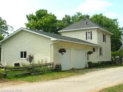 18 Maple St, Wellington North, On, N0g 1n0