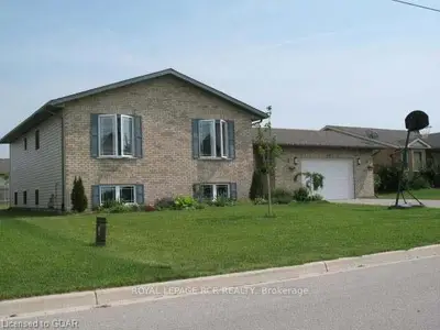 490 King St E, Wellington North, On, N0g 2l2