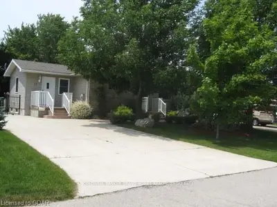 22 Bellefield Crs, Wellington North, On, N0g 1a0