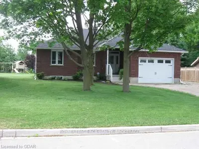 190 Carroll St, Wellington North, On, N0g 1a0