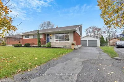 Detached in Woodstock