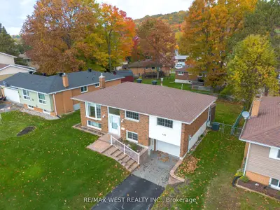 Detached in North Bay