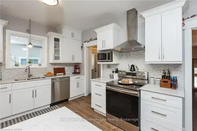 Detached in North Bay