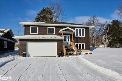 1 Northdown Street, Huntsville, ON P1H 2R3