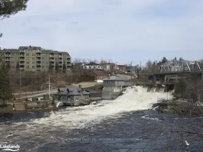 24 ONTARIO Street 303, Bracebridge, ON P1L 2H5