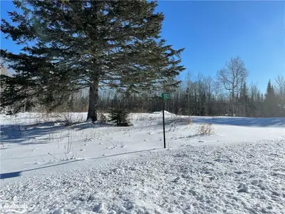 1093 NEPEWASSI LAKE Road, Markstay-Warren, ON P0M 2G0